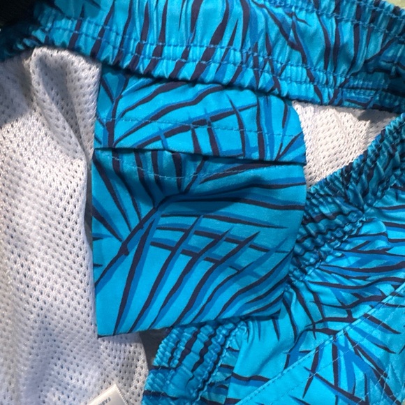 Vineyard Vines men's bathing suit / Swim trunks - Picture 7 of 13